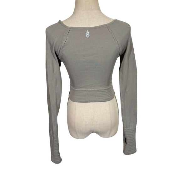 Free People FP Movement Cut It Out Long Sleeved Top in Desert Taupe XS/S - Picture 7 of 9